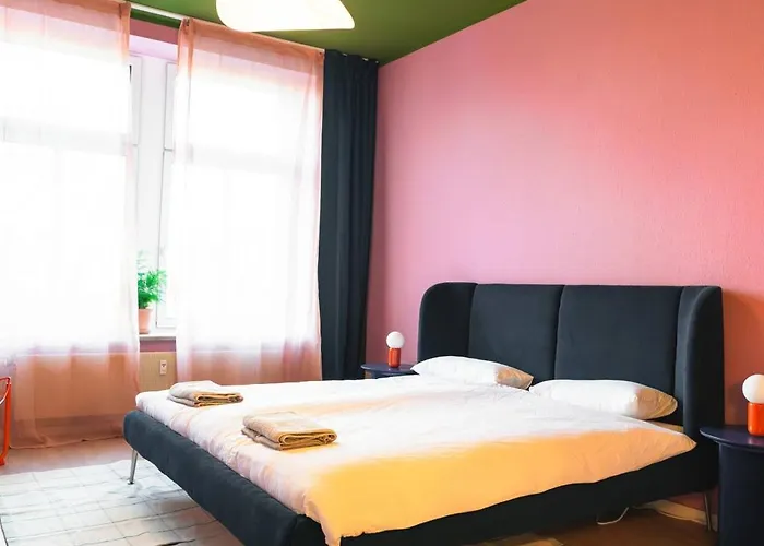 Zentrumsnahe 2-zimmer Mit Privatem Parkplatz Und Balkon *