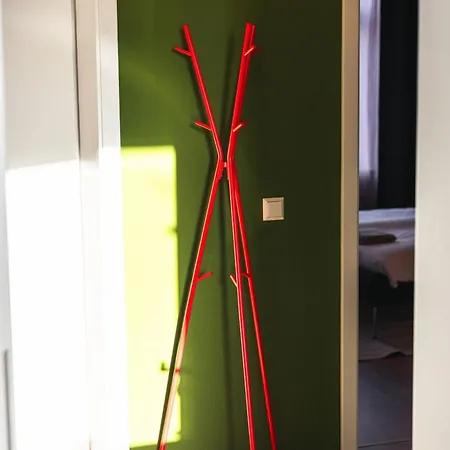 Zentrumsnahe 2-zimmer Mit Privatem Parkplatz Und Balkon Leipzig