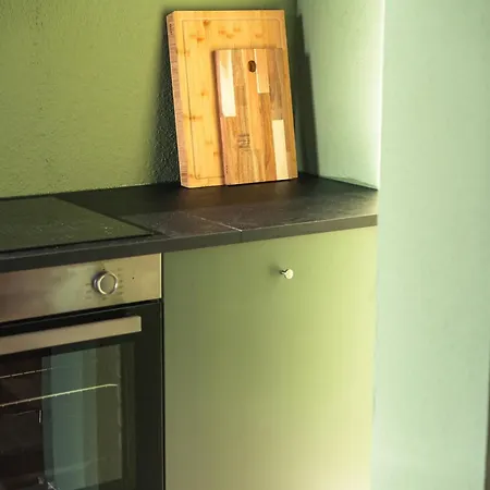 Zentrumsnahe 2-zimmer Mit Privatem Parkplatz Und Balkon * لبسيا