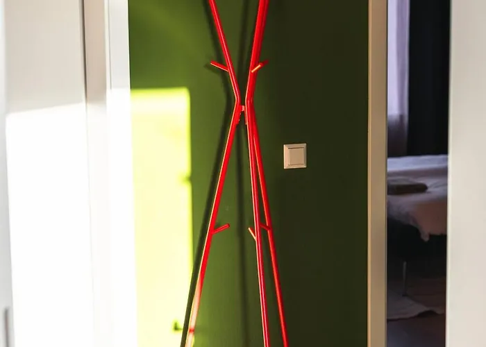 Zentrumsnahe 2-zimmer Mit Privatem Parkplatz Und Balkon Leipzig