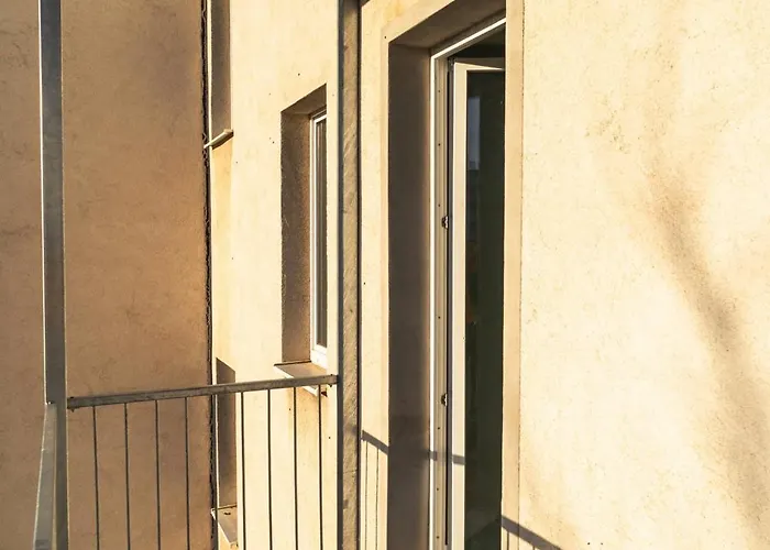 Apartamento Zentrumsnahe 2-zimmer Mit Privatem Parkplatz Und Balkon Leipzig