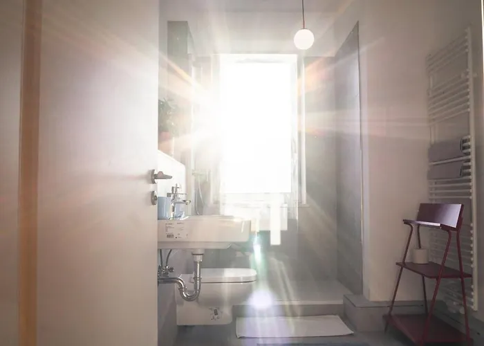 Zentrumsnahe 2-zimmer Mit Privatem Parkplatz Und Balkon Apartment