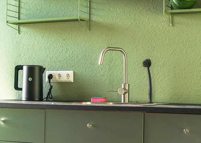 Apartamento Zentrumsnahe 2-zimmer Mit Privatem Parkplatz Und Balkon Leipzig